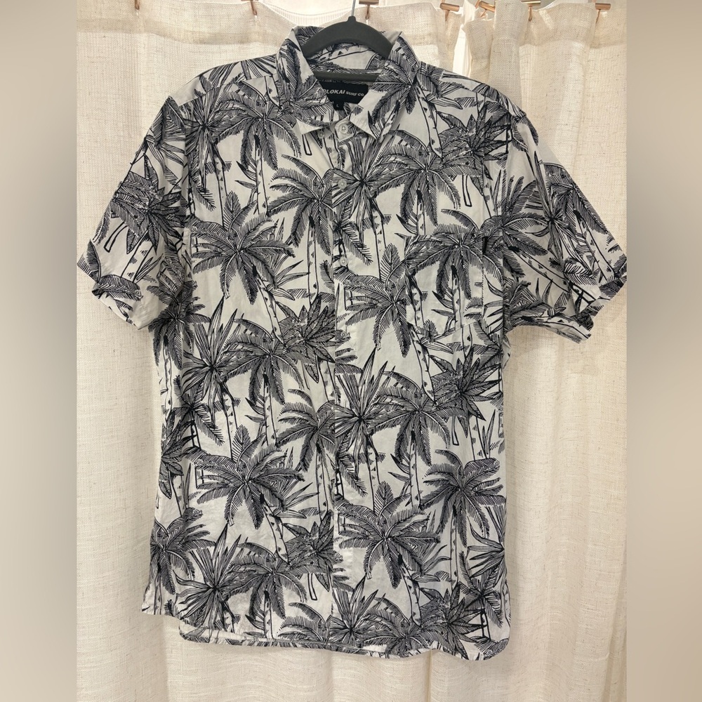 3/$25 Molokai surf co. Plam Tree cotton button down